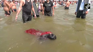 Nupur Sharma takes holy dip in Triveni Sangam