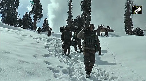 Indian Army continues patrolling in snow-bound areas of Bhaderwah