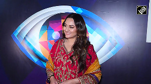 Sonakshi Sinha Dazzles in Elegant Traditional Attire
