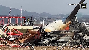 More than 100 dead after South Korean jet crash-lands at airport