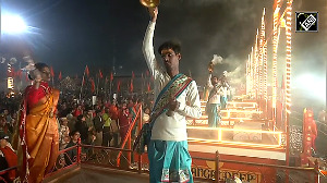 Watch: Sandhya Aarti at Triveni Sangam in Prayagraj