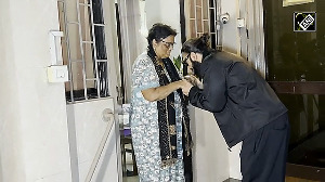 Ranveer Singh's heartwarming moment with elderly fan melts the Internet