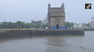 Mumbai rains: High-tide alert in Marine Drive, Gateway of India