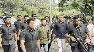 Salman Khan attends Pankaj Dheer's funeral
