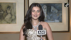 Tara Sutaria REFUSES to talk about Veer Pahariya dating buzz