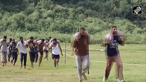 Indian Army conducts defence porter recruitment rally in Poonch