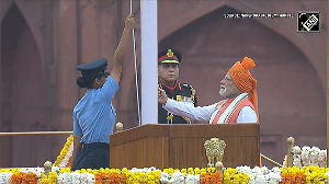 PM Modi hoists Tricolour from the ramparts of Red fort on 79th Independence day