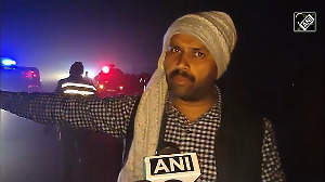 Several buses catch fire on Delhi-Agra expressway after collision, 4 killed