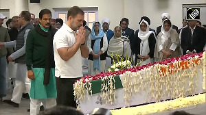 Congress leaders pay last respects to Manmohan Singh