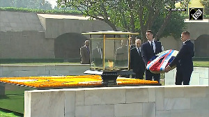 Watch how Putin paid tribute to 'Father of India'