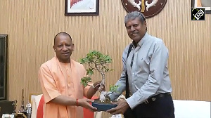 Kapil Dev Meets UP CM Yogi Adityanath in Lucknow