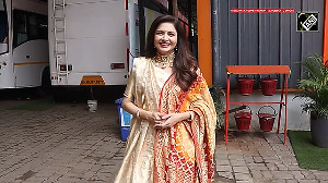 Bhagyashree posed in a saree, fans were impressed by her beauty
