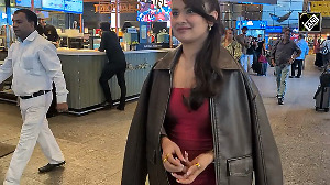Avneet Kaur's Killer Look at the Airport!