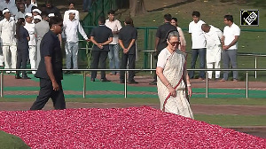 Sonia Gandhi pays tribute to Jawaharlal Nehru on his death anniversary