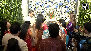 Raj Thackeray celebrates Ganeshotsav at his residence 'Shivtirth'