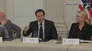 WATCH: Rubio Interrupts Trump With Secret Gaza Deal Note