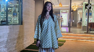 Sonam Bajwa shines after her salon session