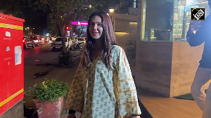 Sonam Bajwa shines bright after her salon session