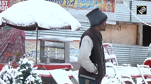 Kashmir s Sonmarg shines after the valley receives fresh snowfall in November 2025