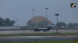 WATCH: British F-35 still grounded at Indian airport