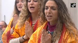 Italian women delegation stuns CM Yogi with 'Shiv Tandava Stotram'