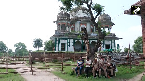 Tension escalates in Fatehpur, Bajrang Dal claims 'old tomb is a temple'