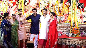Ranbir Kapoor, Ayan Mukerji, Sumona visit Durga Puja Pandal in Mumbai