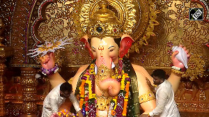 Devotees throng Lalbaugcha Raja on 7th day of Ganesh Chaturthi