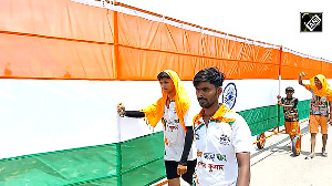 Kanwar Yatris from Saharanpur take 101-feet-long tricolor to Haridwar