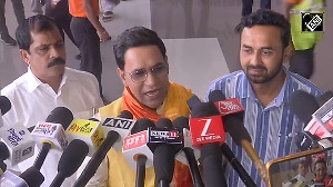 Nirahua launches stinging attack on Khesari Lal over his Ram Mandir remark