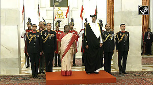 President Murmu hosts Amir of Qatar with grand banquet