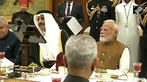 President Murmu hosts Amir of Qatar with grand banquet