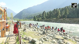 Days after terror attack, Vietnamese tourists enjoy at scenic Pahalgam