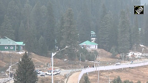 Scanty snowfall fails to dampen spirits of tourists in Gulmarg