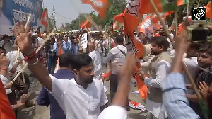 Congress, BJP Workers Clash In Patna Amid PM Modi Abuse Row