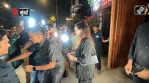 Exclusive Sighting! Sachin Tendulkar & Anjali's Surprise Appearance in Bandra!