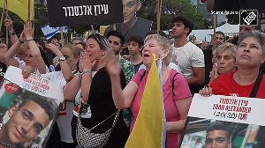 Tears of joy as Hamas releases Israeli-American hostage Edan Alexander