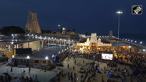 Watch the amazing view of Thiruchendur's Arulmigu Subramaniya Swamy Temple!