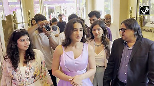 Sara Ali Khan stuns in short dress