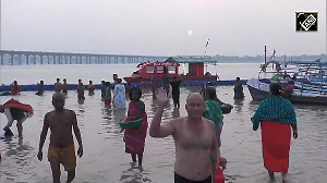 Devotees take holy dip at Triveni Sangam on the occasion of 'Sharad Purnima'
