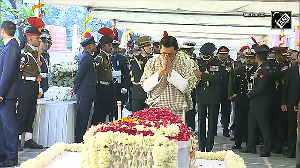 Bhutan King pays last respects to Manmohan Singh at Nigam Bodh Ghat