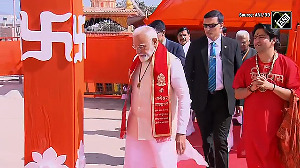 PM Modi offers prayers at Bageshwar Dham in Chhatarpur