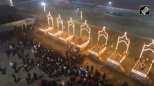 Watch the amazing moments of 'Ganga Aarti' in Prayagraj