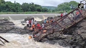 Pune bridge collapse: 4 killed, 40 rescued