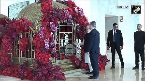 PM Modi, UK PM Starmer visit Jio Art & Craft Centre in Mumbai