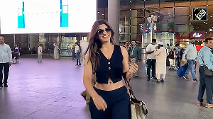 Akansha Puri's SUPER HOT look deserves your attention