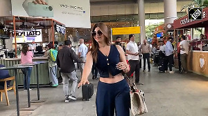 Akansha Puri's SUPER HOT look deserves your attention