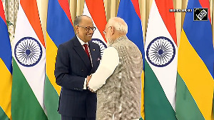 PM Modi meets Mauritius PM Dr Navinchandra Ramgoolam