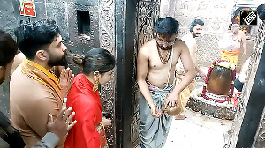 MP Actor Mouni Roy offers prayers at Mahakal Temple in Ujjain