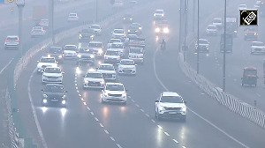 Toxic smog blankets Akshardham and surrounding areas, air quality deteriorates to Severe level